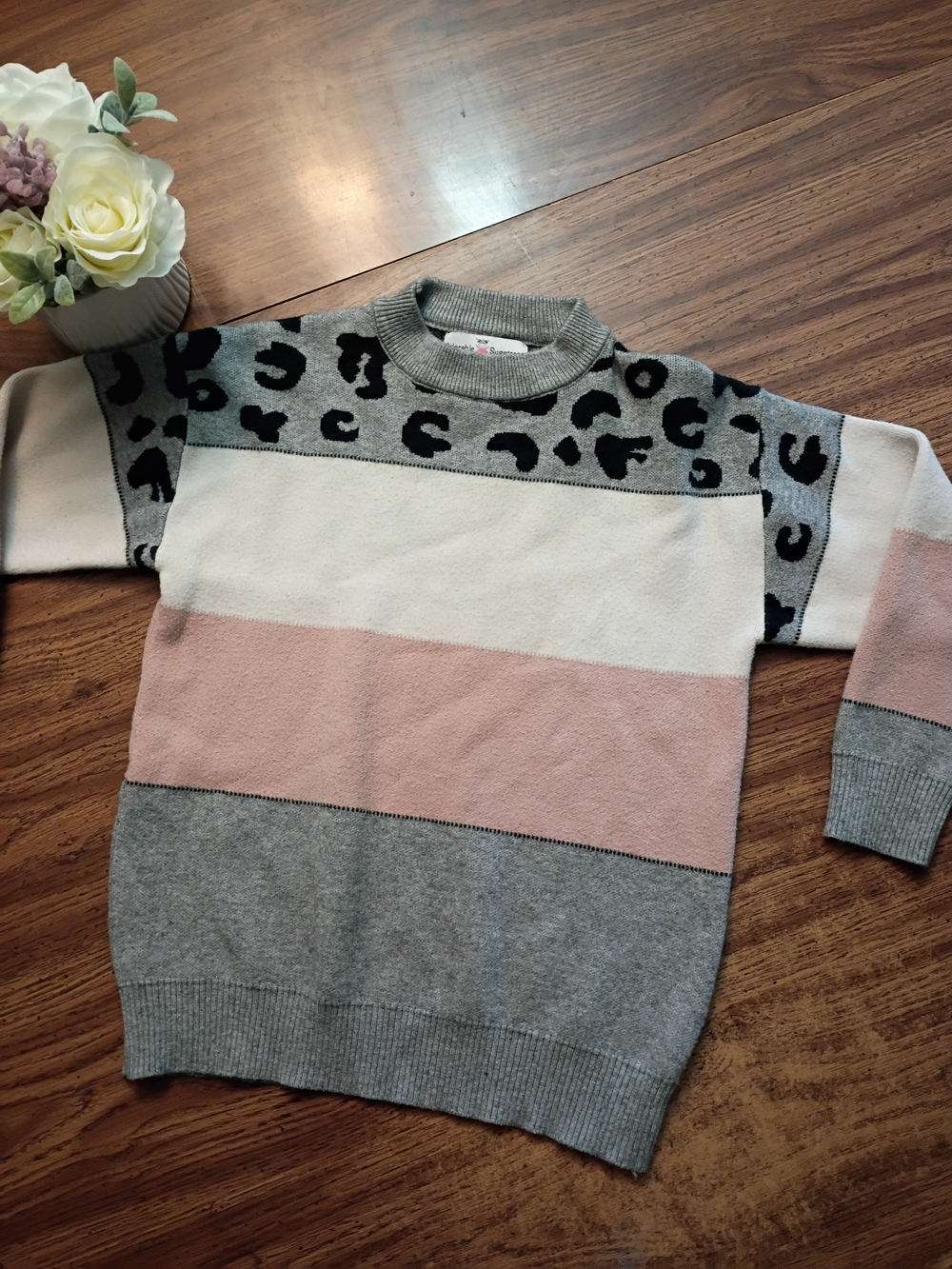 🩷Colorblock Leopard-Accent Girls Sweater Size 10/12